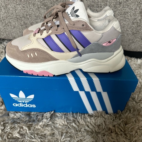 adidas Other - Adidas Retrophy great condition
